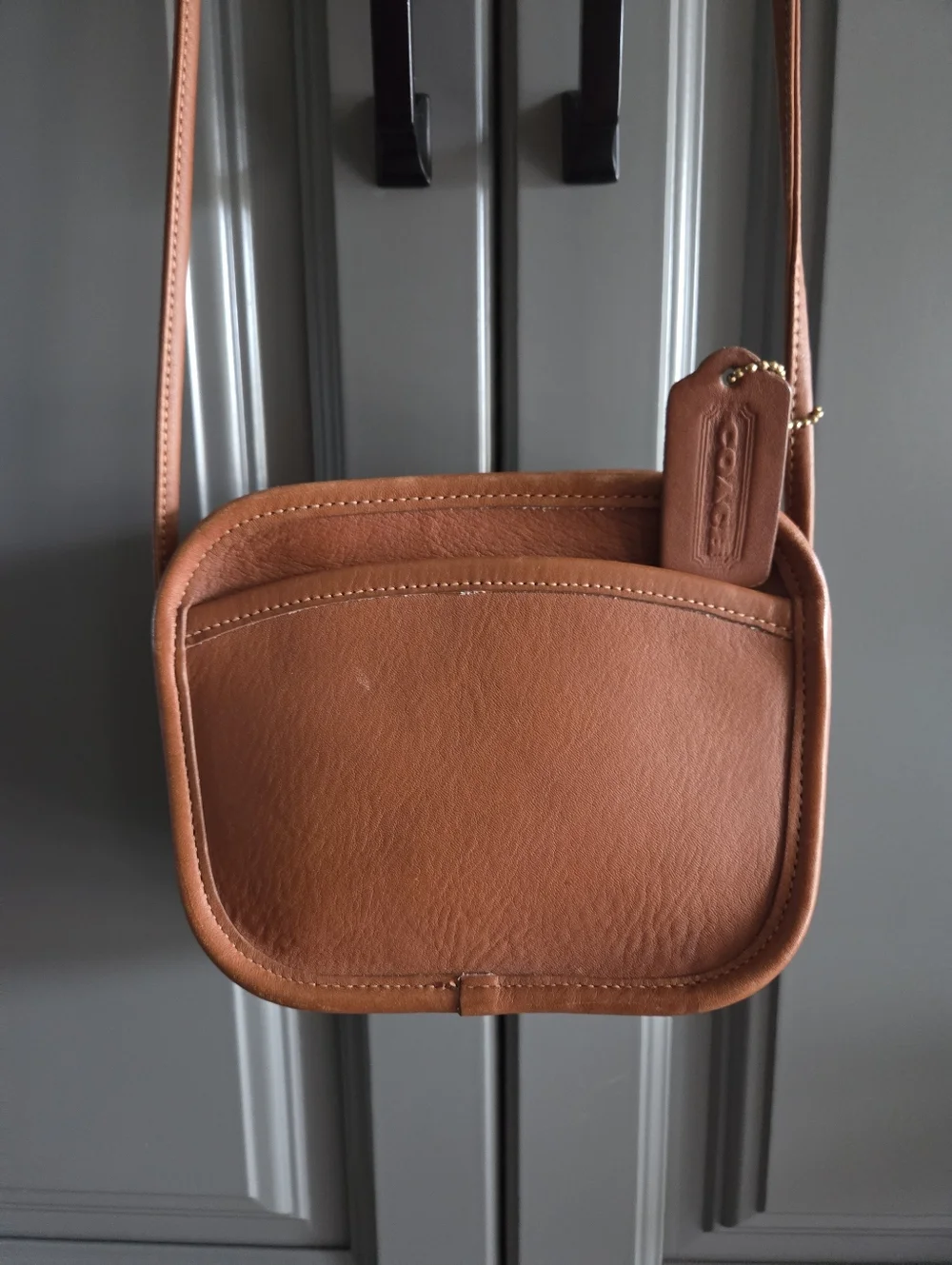 Coach VintageMiniLeather AbbieZipperCrossbody C4D9935USA - Picture 1 of 9